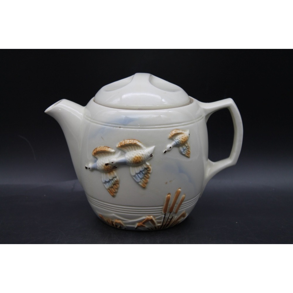 Vintage Porcelier Teapot Flying Geese Ducks Raised Relief Cattails USA Art Deco